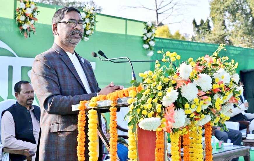 बड़े स्वाभिमान के साथ जीने वाला समूह है आदिवासी समाजः सीएम