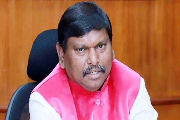 जमशेदपुर : अजीत महतो के मौत प्रकरण पर अर्जुन मुंडा ने की न्यायिक जांच की मांग