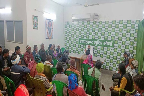 झामुमो कार्यकर्ताओं व आंदोलनकारियों के हर सुख-दुख में साथ है : विनोद पांडेय