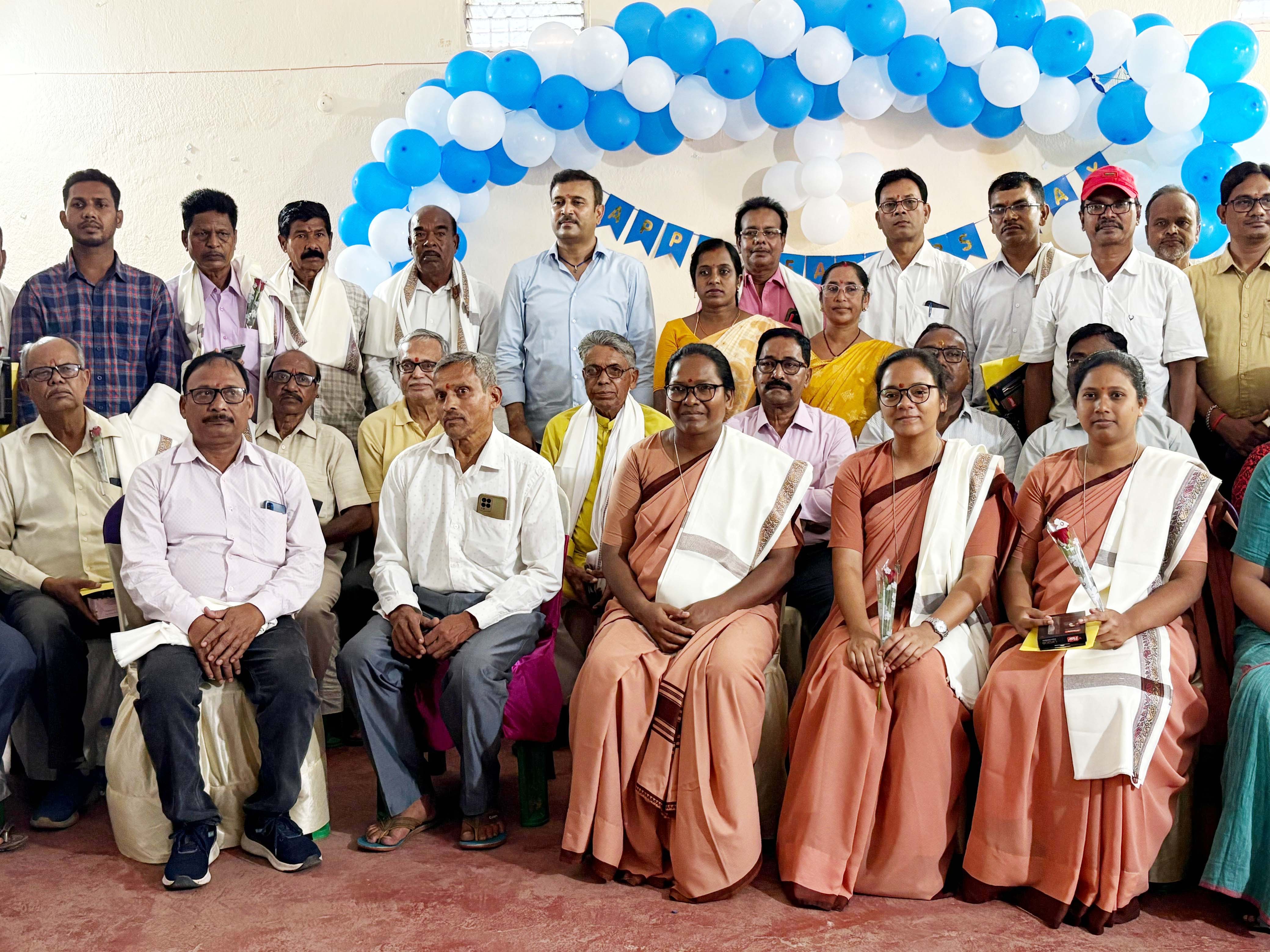 सिल्ली : आजसू कार्यालय में शिक्षक सम्मान समारोह आयोजित