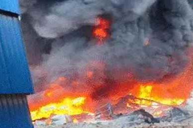 पटना : थर्माकोल फैक्ट्री में लगी भीषण आग, 15 लोगों को किया गया रेस्क्यू