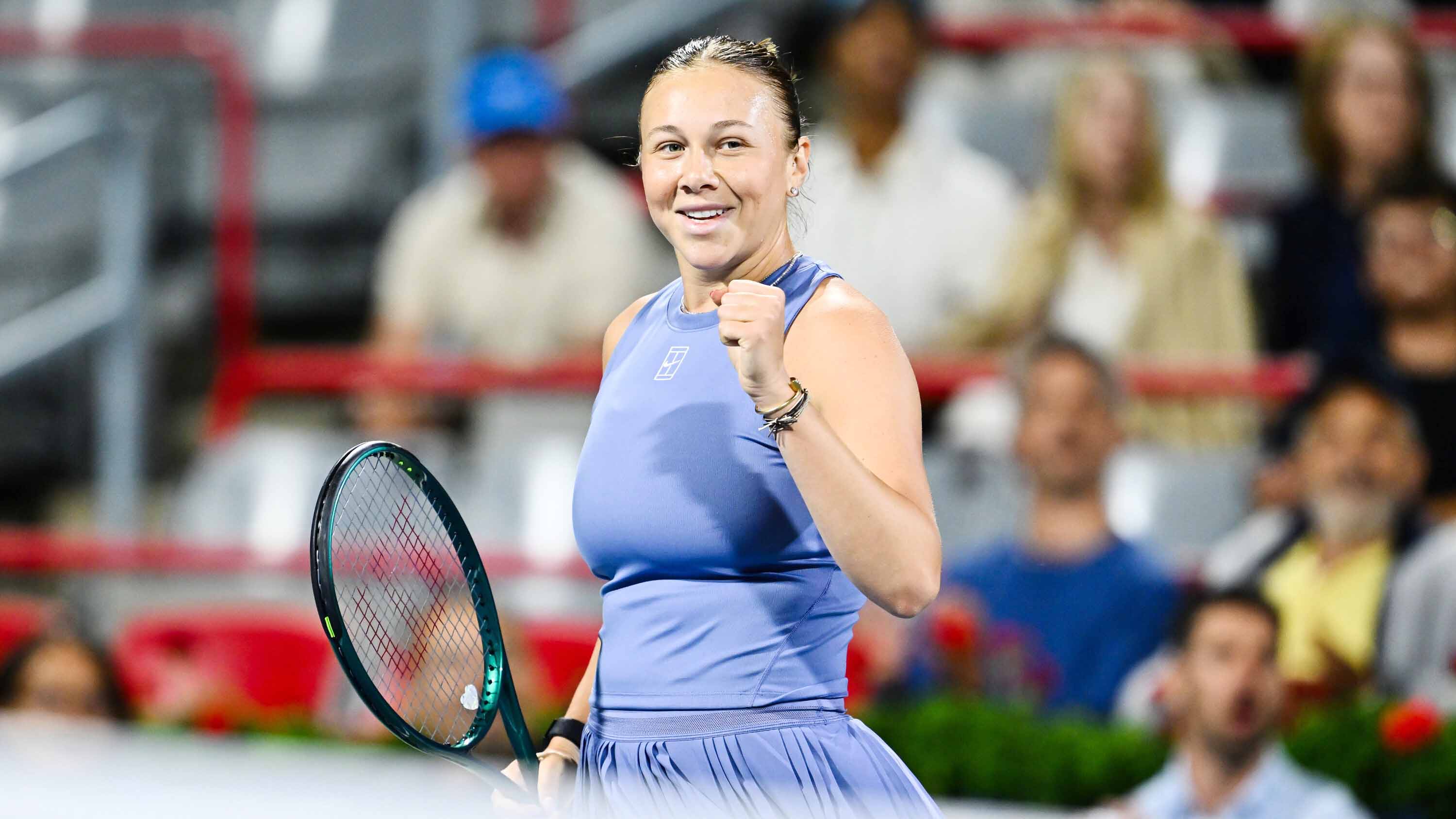 WTA फाइनल्स : टेनिस खिलाड़ी इगा स्वियाटेक को हराकर एनिसीमोव ने सेमीफाइनल में बनाई जगह