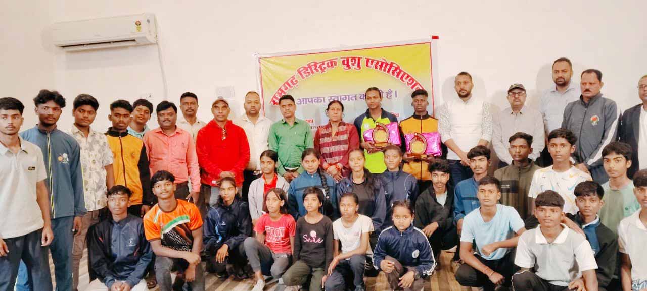 रामगढ़ : राष्ट्रीय स्तर पर पदक जीतने वाले खिलाड़ियों को किया गया सम्मानित