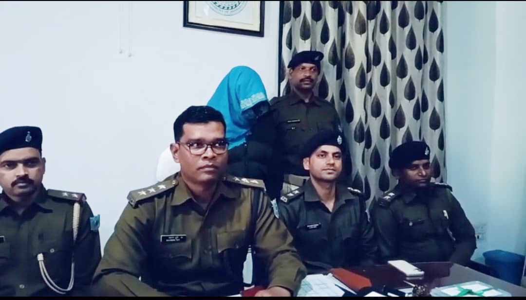 चाईबासा : जीवन प्रमाण पत्र अपडेट कराने के नाम पर 17 लाख की ठगी, एक गिरफ्तार