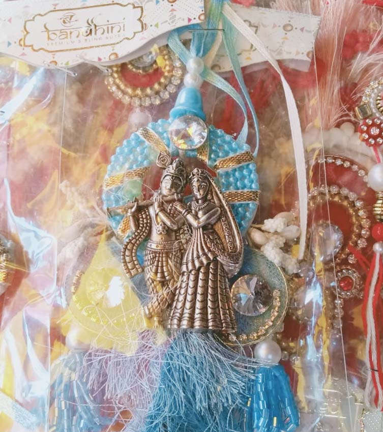 राखी के हजार रंगों से सजा बाजार, बहनों की पसंद बनी 'नजरवाली राखी'