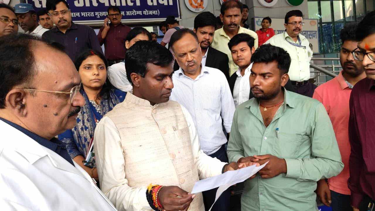 डीसी ने सदर अस्पताल का किया औचक निरीक्षण, व्यवस्थाएं सुधारने की दी हिदायतें