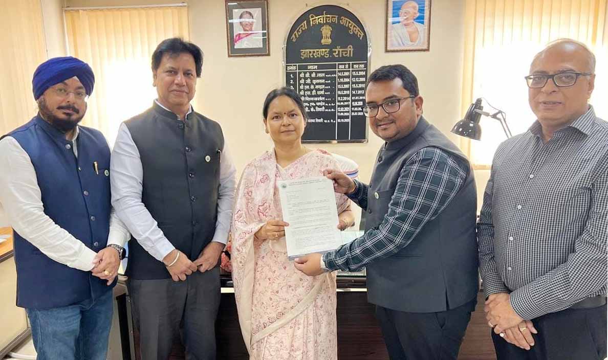 राज्य चुनाव आयुक्त से चैंबर की मुलाकात, पंडरा बाजार की जगह अन्य स्थल पर मतगणना की मांग