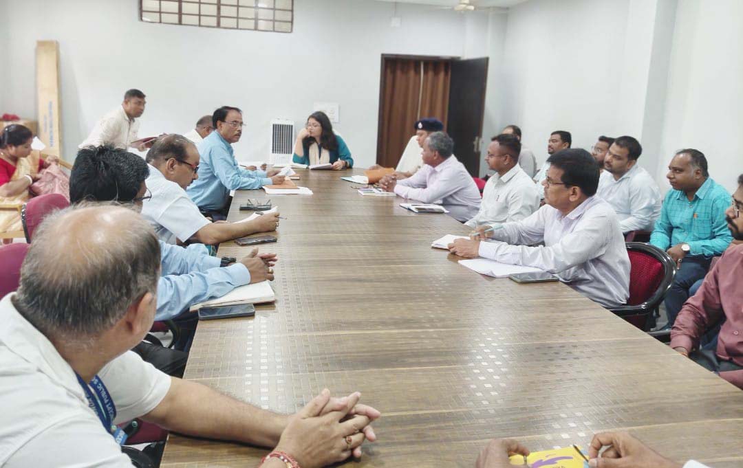 चक्रधरपुर : स्वतंत्रता दिवस की तैयारी को लेकर एसडीओ ने की बैठक