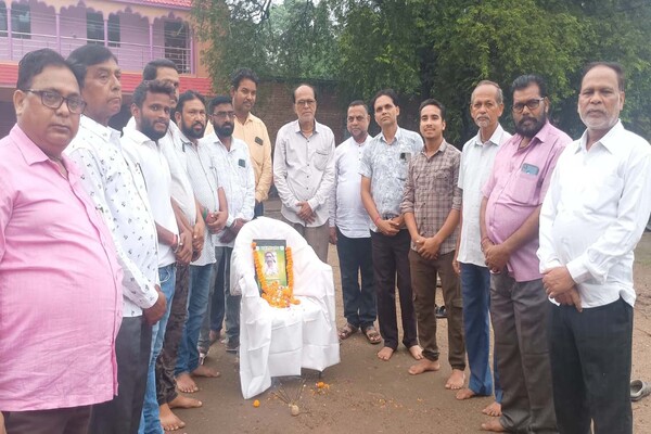 जादूगोड़ा : झारखंड वैष्णव बैरागी समिति ने शिबू सोरेन को दी श्रद्धांजलि