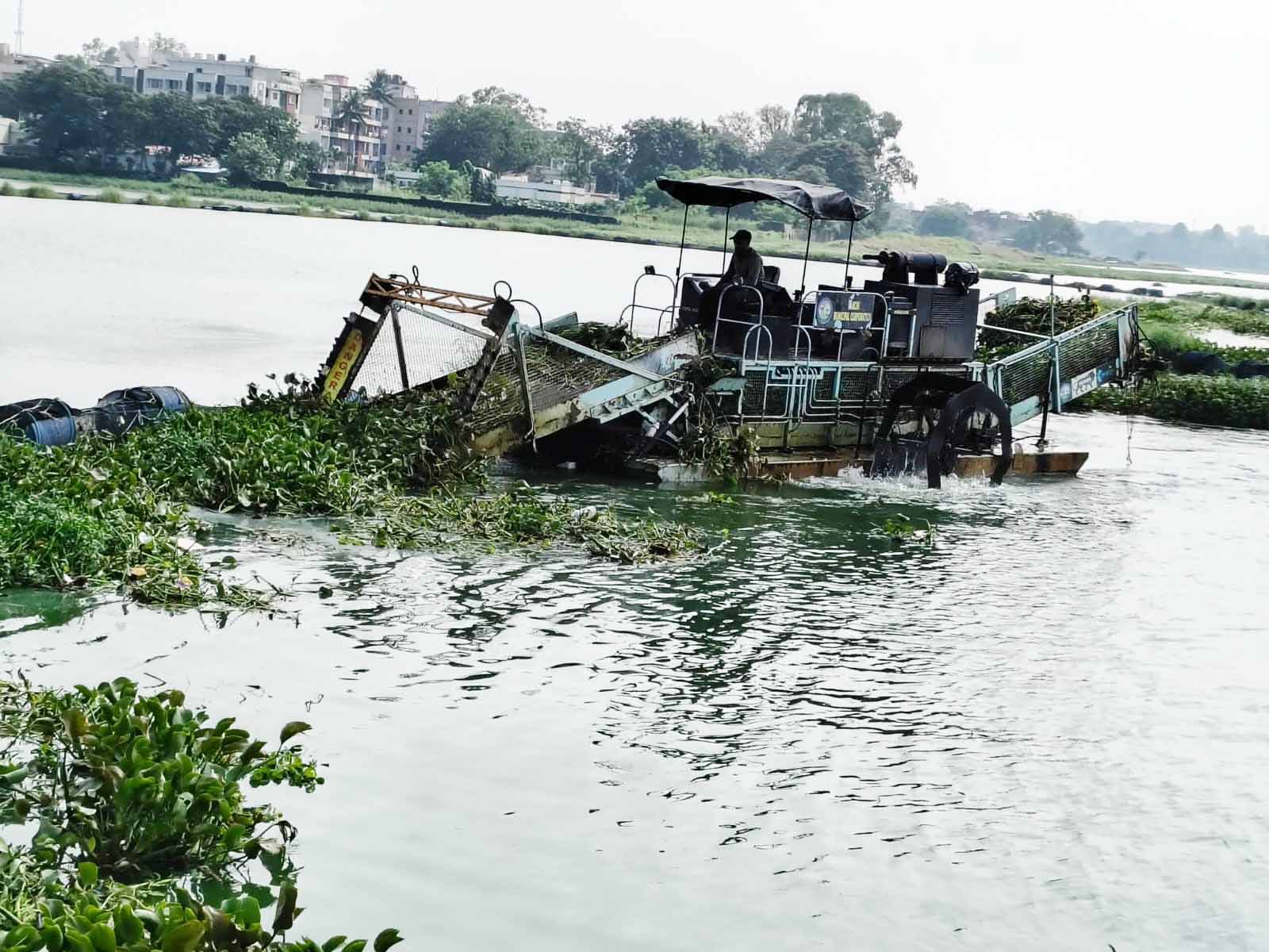 छठ महापर्व को लेकर रांची नगर निगम का सफाई अभियान तेज