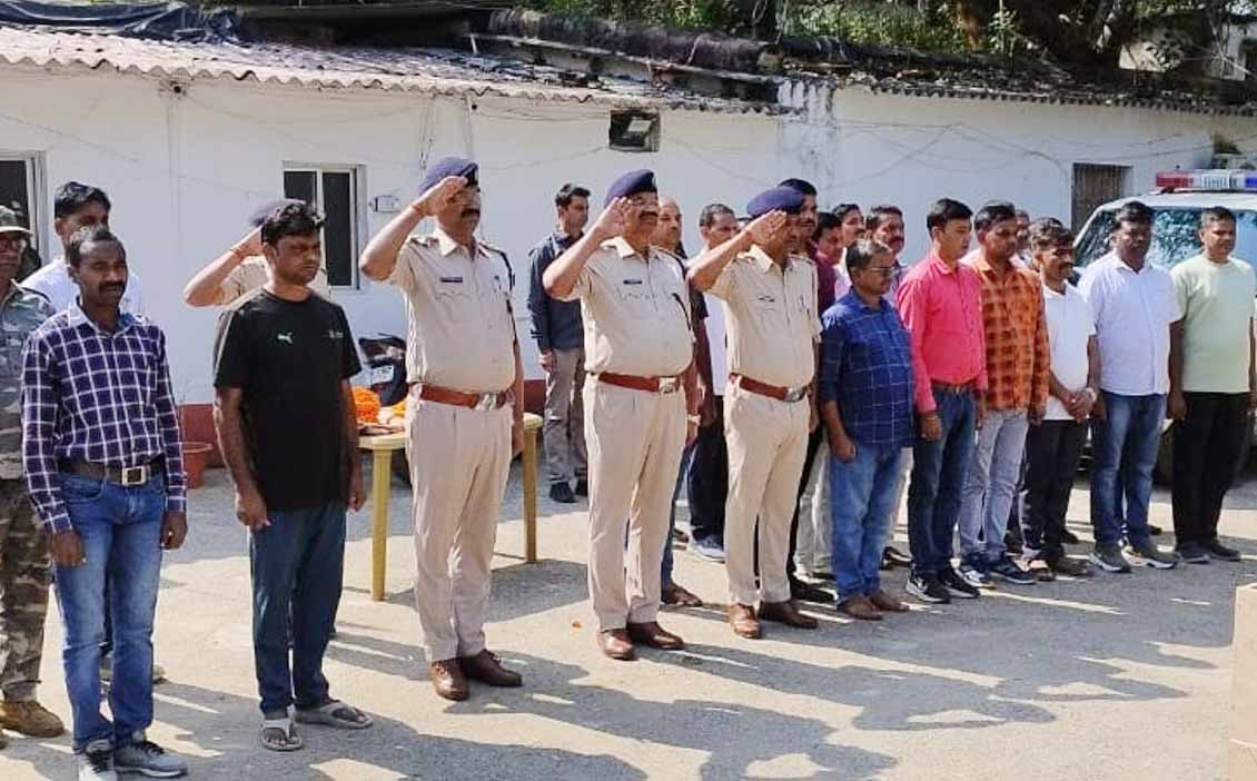 पलामू : जवान ओरिया हेंब्रम को दी गई अंतिम सलामी, पार्थिव शरीर भेजा गया पैतृक गांव