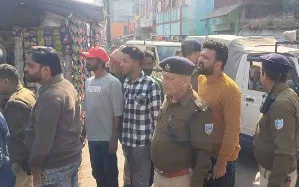 रांची: डोरंडा में अली गैंग की हिंसक झड़प, जमकर मारपीट, इलाके में भारी पुलिस बल तैनात