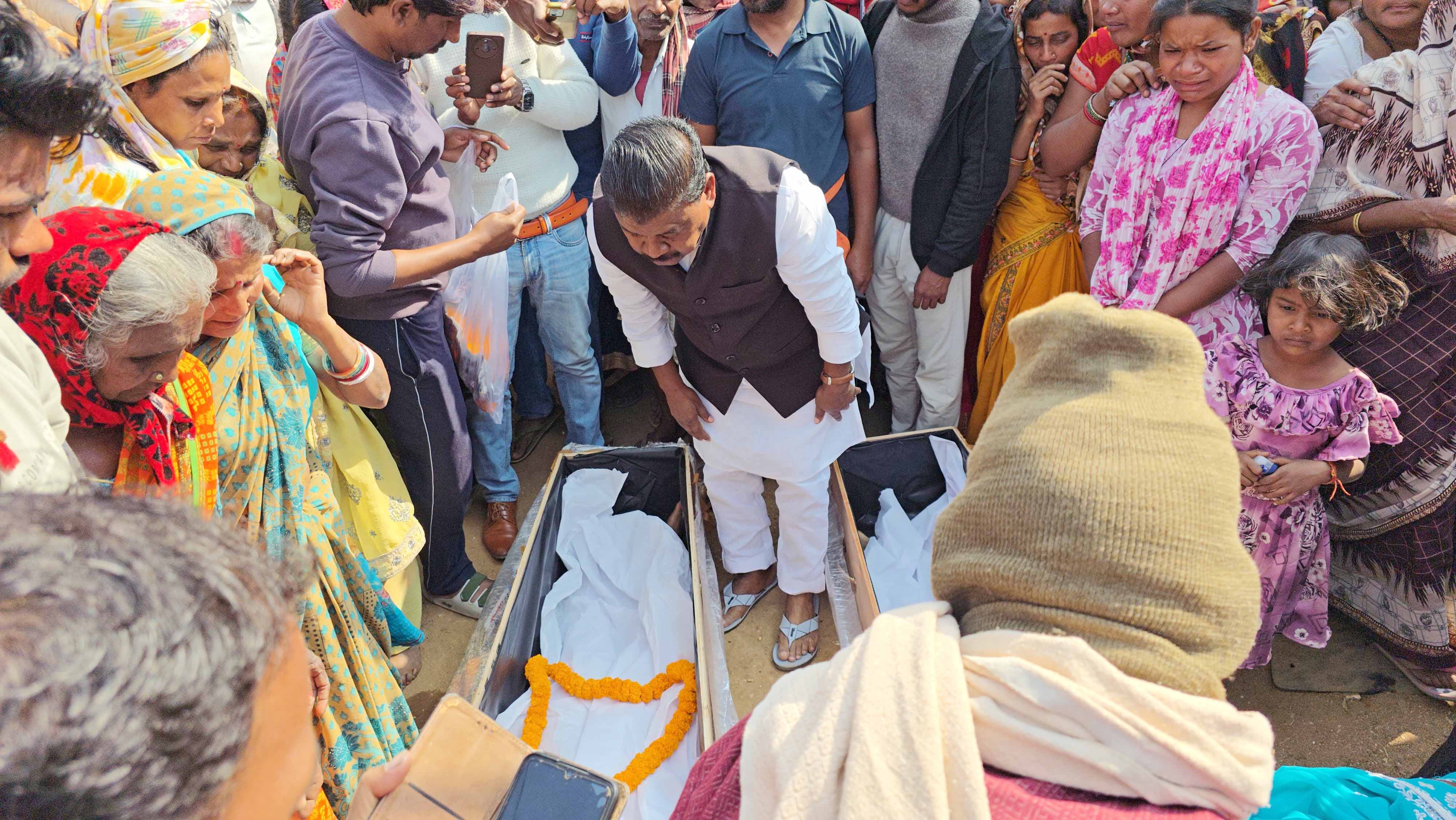 गोवा हादसे में मारे गए तीन युवकों का शव पहुंचा झारखंड