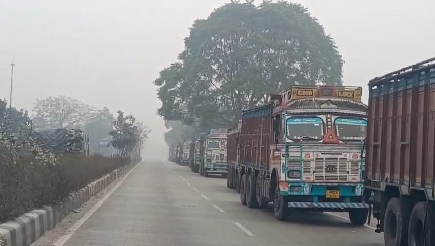 हजारीबाग: चोरदाहा चेकपोस्ट पर रोके गए 50 से अधिक कोयला लदे ट्रक