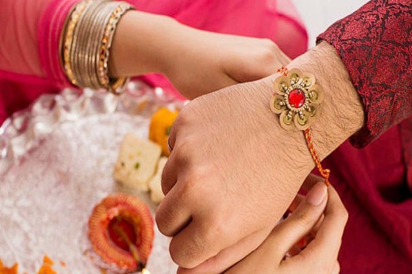 भाई-बहन के अटूट प्रेम का पर्व है रक्षाबंधन