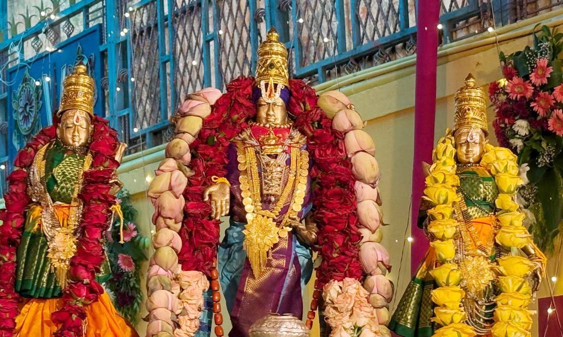 श्री लक्ष्मी वेंकटेश्वर मंदिर में महाभिषेक का किया गया आयोजन