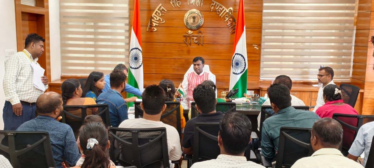 जनता दरबार में हल हुई सालों पुरानी समस्याएं, लोगों के चेहरे पर लौटी मुस्कान