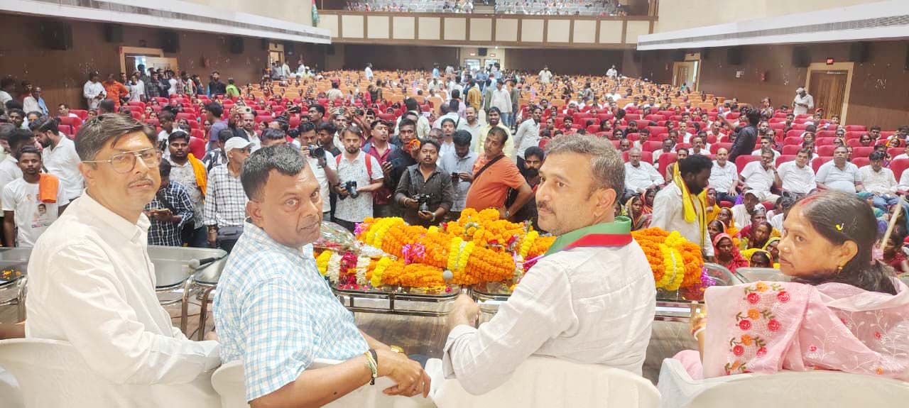 धनबाद में आजसू पार्टी का भव्य मिलन समारोह, सैकड़ों लोग हुए शामिल