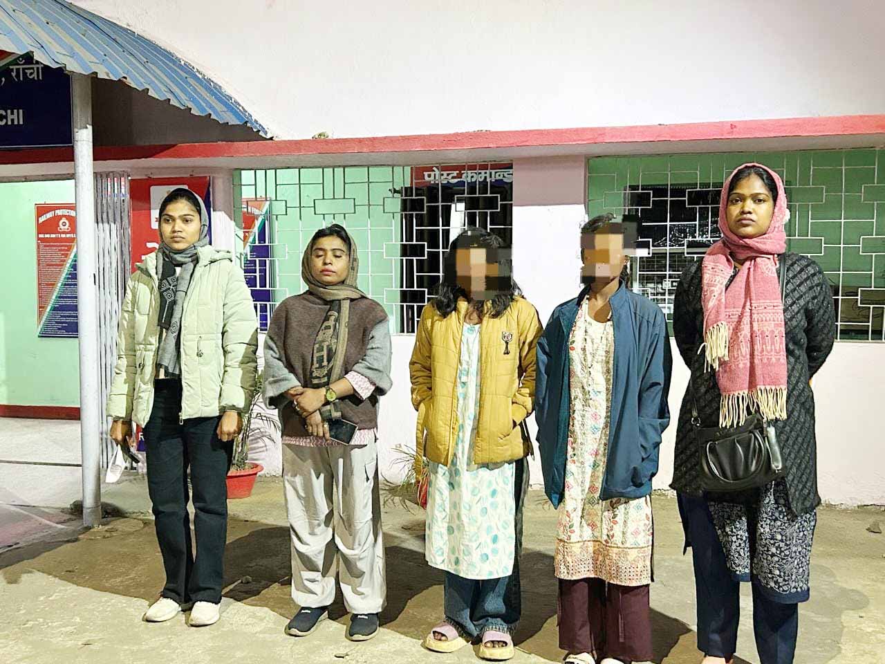 RPF रांची ने 'नन्हें फरिश्ते' अभियान के तहत दो नाबालिग बच्चियों को बचाया