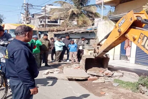 रांची नगर निगम का अतिक्रमण पर सख्त एक्शन, 2 मुख्य सड़कों से हटाया गया कब्जा