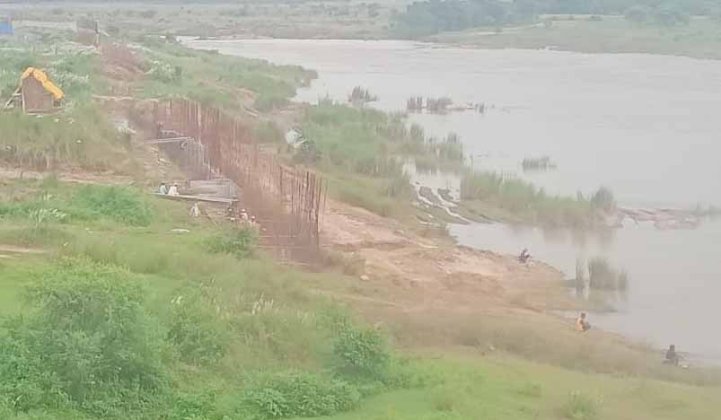 खरकई नदी की जमीन पर कब्जा होना जनसुनवाई के साथ विश्वासघात