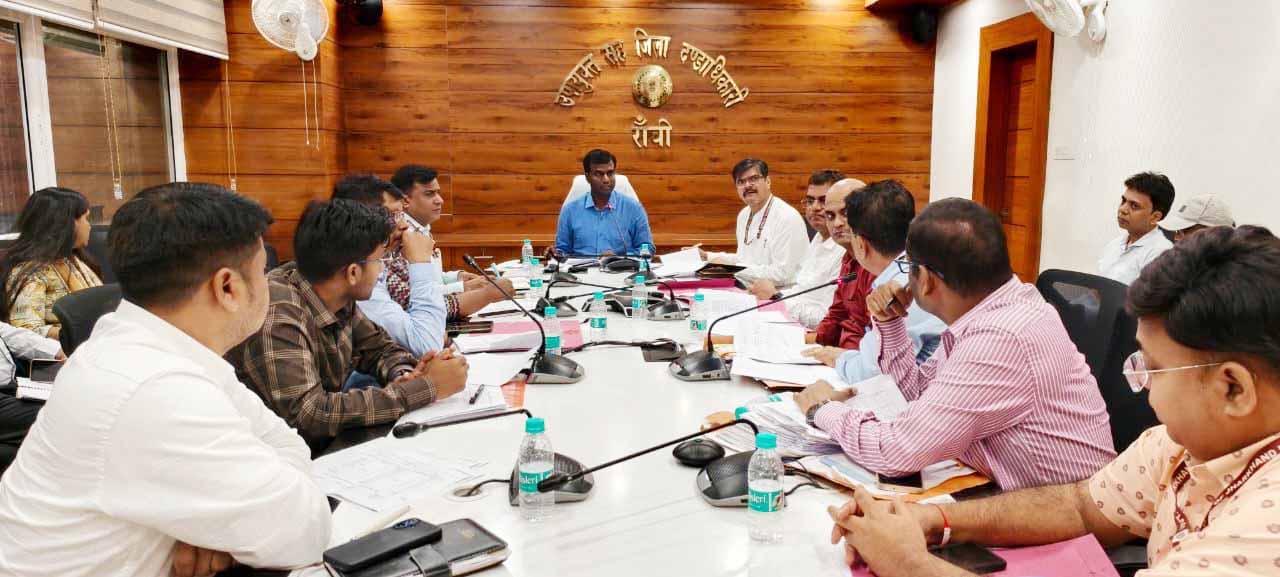 रांची में राजस्व व संसाधन की समीक्षा बैठक