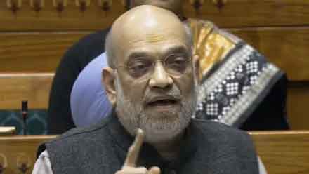 अमित शाह ने लोकसभा में कहा, वोट चोरी का फर्जी नैरेटिव बनाने की कोशिश हो रही है, विपक्ष का हंगामा