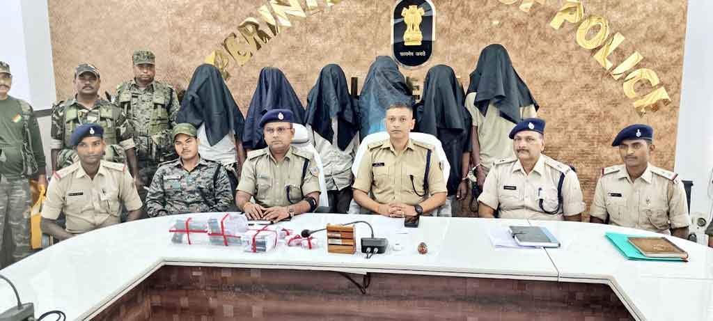 राहुल सिंह गिरोह के छह अपराधी  लातेहार पुलिस की गिरफ्त में,  आगजनी और गोलीबारी में थे शामिल