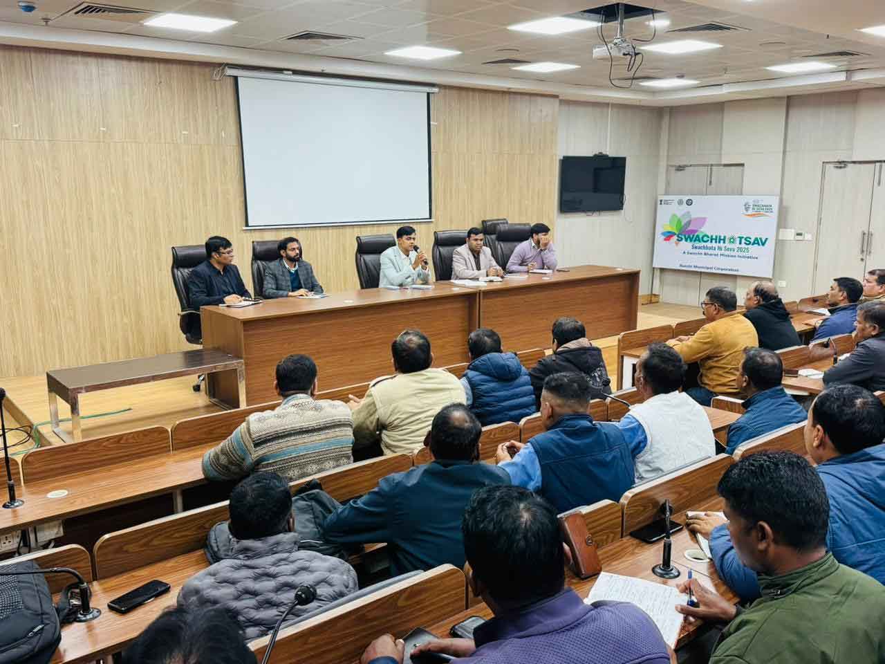 रांची नगर निगम की दो बैठकों में अतिक्रमण हटाने और सफाई व्यवस्था को दुरुस्त करने के निर्देश