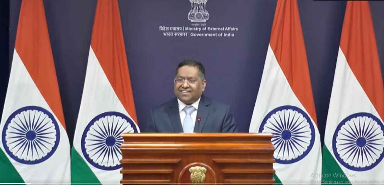 ईरान में रह रहे 9000 भारतीय नागरिकों को विदेश मंत्रालय ने तुरंत लौटने को कहा