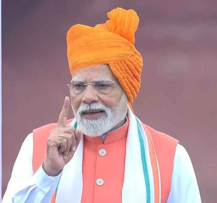 पीएम मोदी ने लाल किले से आरएसएस की प्रशंसा की, कांग्रेस ने संविधान का अपमान करार दिया