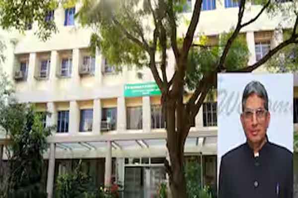 दिल्ली पुलिस ने अल फलाह यूनिवर्सिटी के चेयरमैन सिद्दीकी को दो समन जारी किये, 2000 कश्मीरी छात्रों से पूछताछ