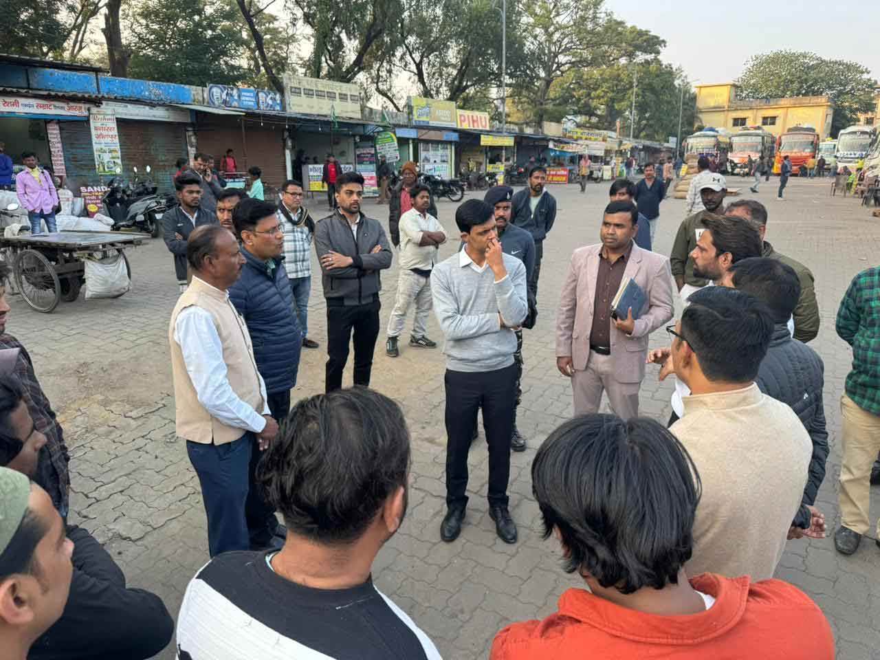 नगर निगम प्रशासक ने भगवान बिरसा मुंडा बस टर्मिनल और आश्रय गृह का औचक निरीक्षण किया