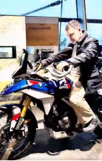 म्यूनिख  :  राहुल गांधी BMW  मुख्यालय पहुंचे, भारत में ऑटोमोबाइल मैन्युफैक्चरिंग में गिरावट पर चिंता जताई