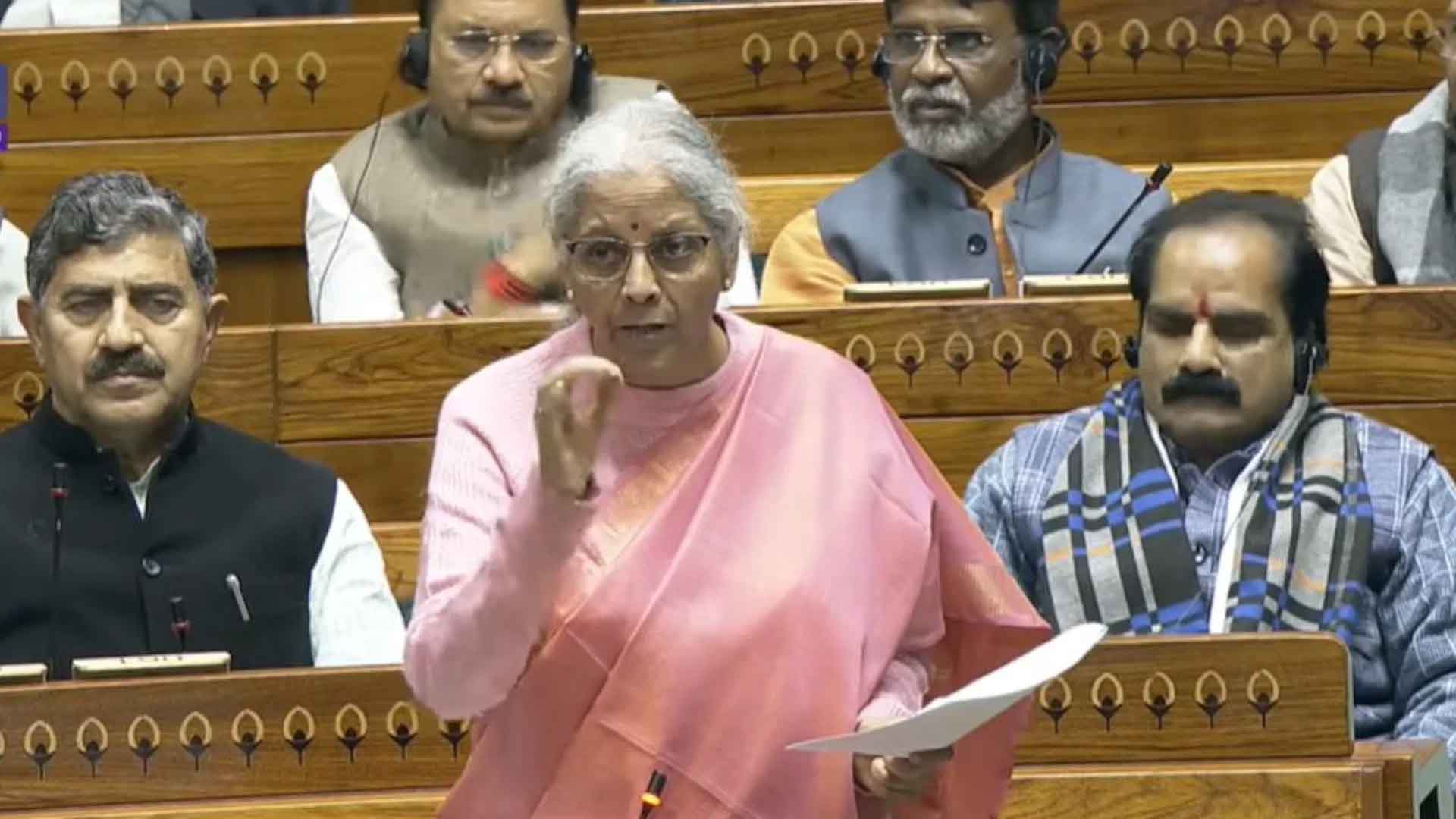 इंश्योरेंस सेक्टर में  100 फीसदी FDI का रास्ता खुला,   बिल लोकसभा में  पास