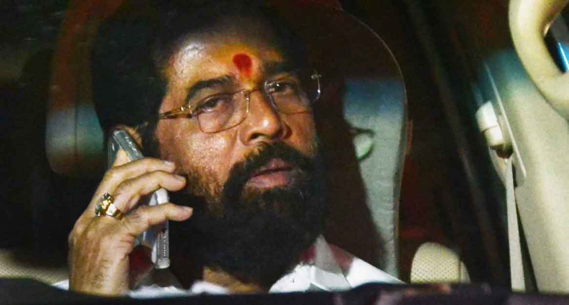 बीएमसी में किसका मेयर, शिंदे को हॉर्स ट्रेडिंग का डर, 29 पार्षदों को 5 स्टार  होटल में शिफ्ट कर दिया