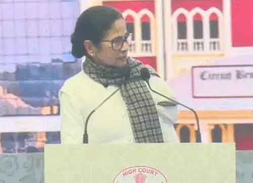बंगाल सीएम, CJI सूर्यकांत एक ही मंच पर, ममता की संविधान, लोकतंत्र, न्यायपालिका की रक्षा करने की गुहार