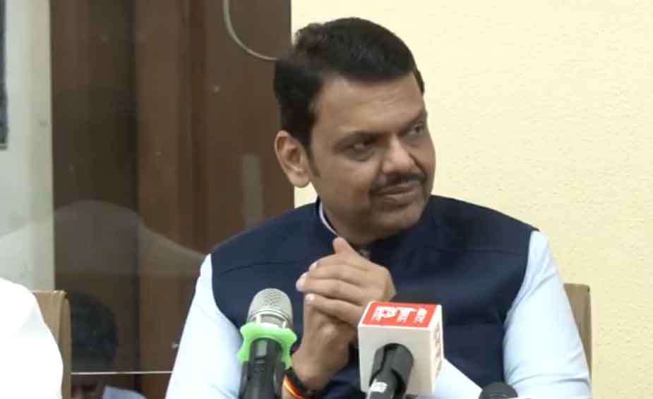 महाराष्ट्र में एससी आरक्षण केवल हिंदुओं, बौद्धों और सिखों को,  धर्म परिवर्तन करने वालों को आरक्षण नहीं : फडणवीस