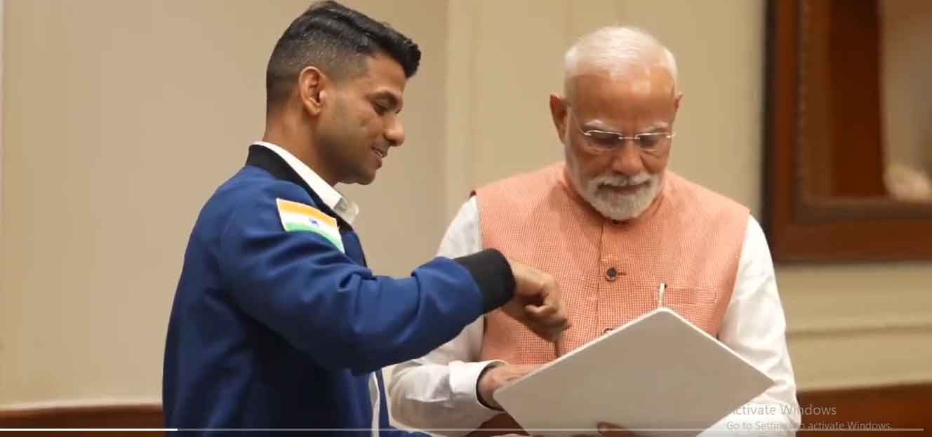 अंतरिक्ष से लौटे ग्रुप कैप्टन शुभांशु शुक्ला प्रधानमंत्री नरेंद्र मोदी से मिले, अनुभव साझा किये