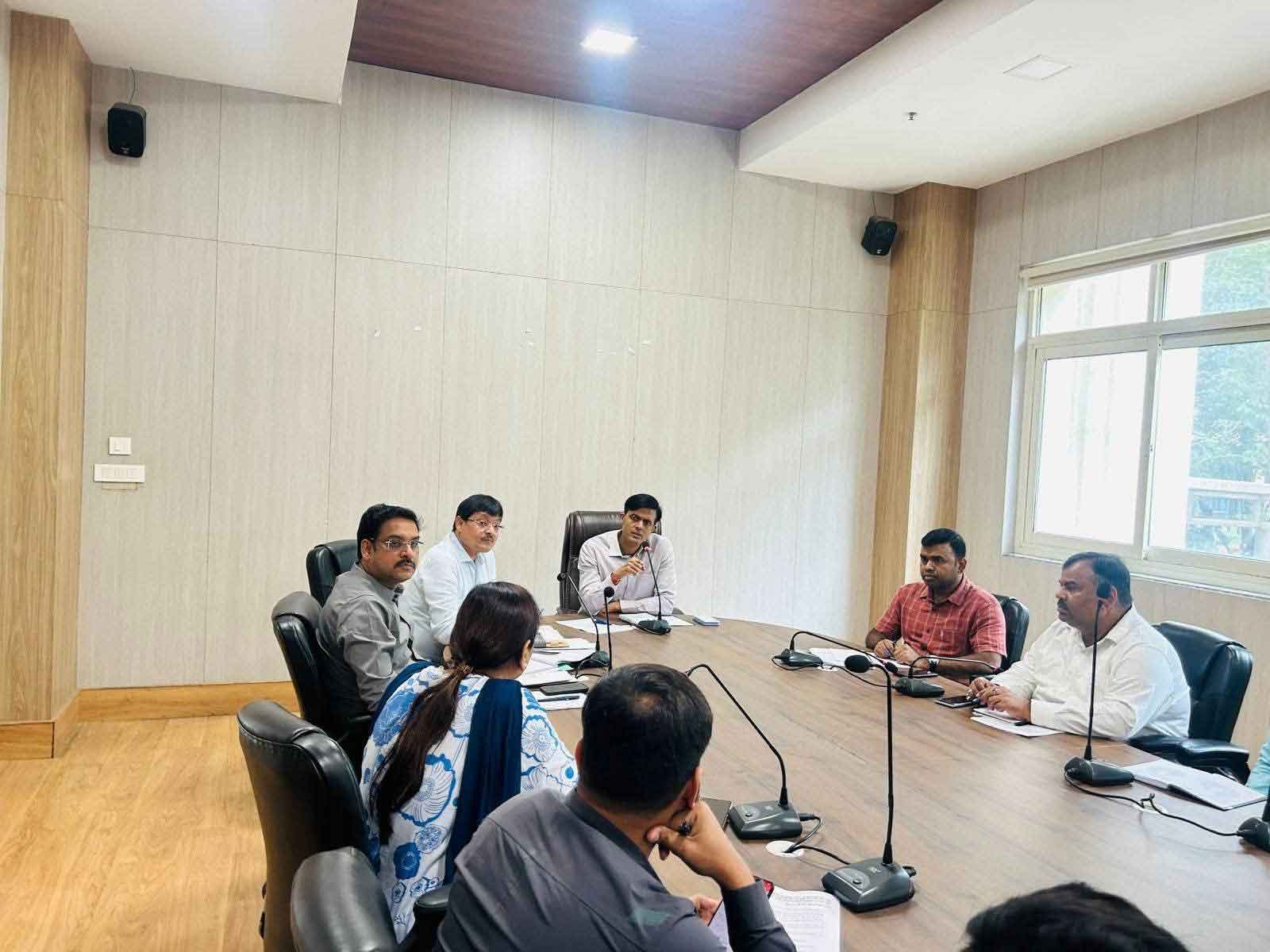 रांची नगर निगम की बैठक में साफ-सफाई, ट्रैफिक, रातू रोड फ्लाईओवर, जल-जमाव को लेकर चर्चा