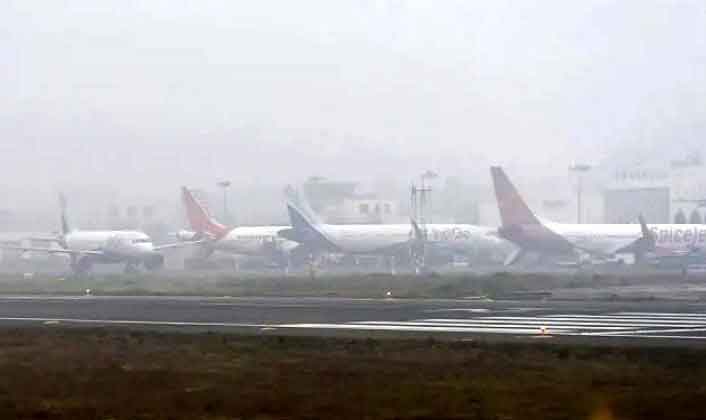 घने कोहरे का असर, दिल्ली एयरपोर्ट पर 700 से ज्यादा फ्लाइट्स पर असर, दो दिनों में  306 उड़ानें कैंसल