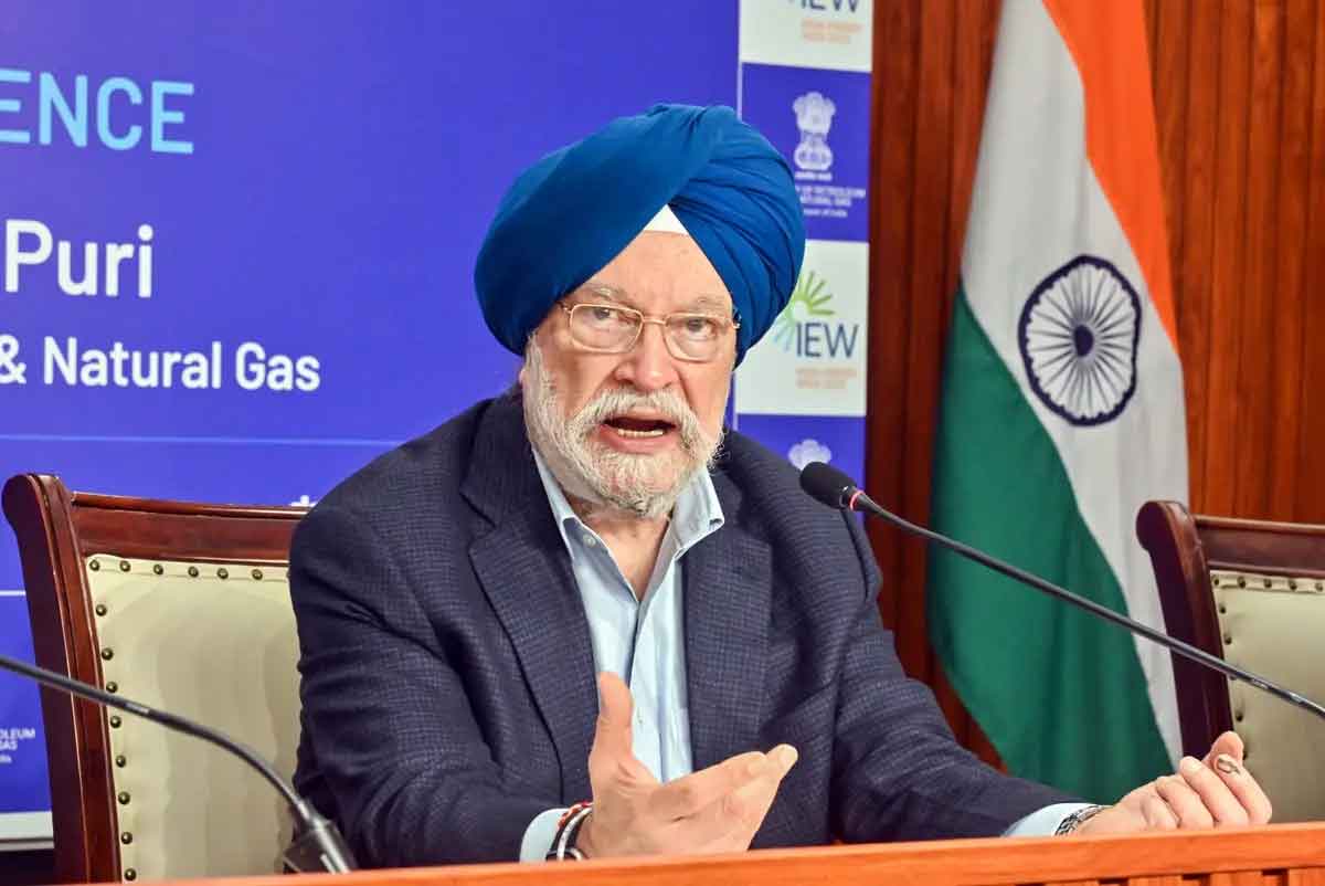 देश में प्रतिदिन 5.5 मिलियन बैरल तेल की खपत, पाइपलाइन नेटवर्क 24,500 किलोमीटर लंबा  : पेट्रोलियम मंत्री