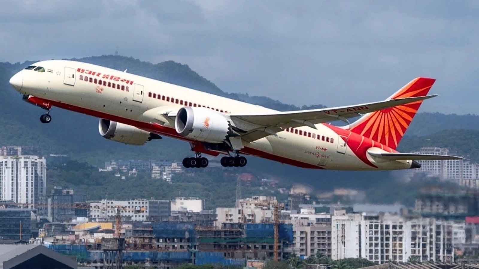 DGCA ने एअर इंडिया के तीन बड़े अधिकारियों को ड्यूटी से हटाने का आदेश दिया