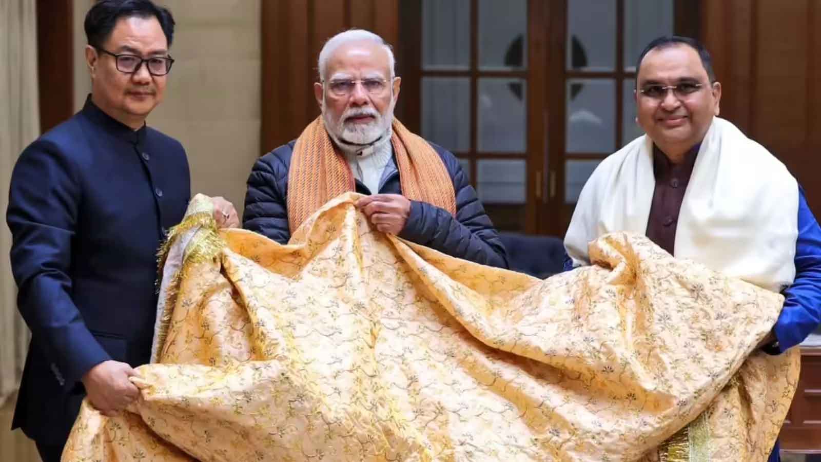 केंद्रीय अल्पसंख्यक कार्य मंत्री किरेन रिजिजू चादर लेकर अजमेर पहुंचे, पीएम मोदी की ओर से चादर चढायेंगे