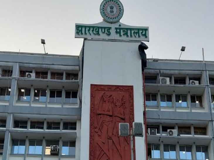 छात्र-छात्राओं के प्रतिनिधिमंडल ने की कल्याण आयुक्त से मुलाकात, मांगों से संबंधित ज्ञापन सौंपा