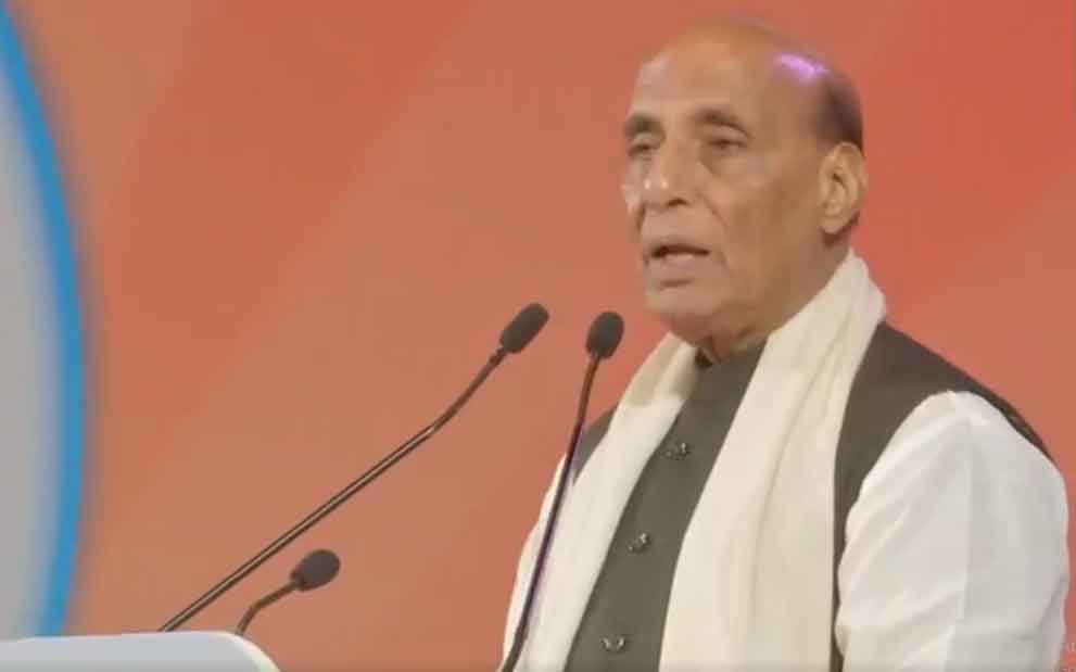 असीम मुनीर की इंडिया शाइनिंग मर्सिडीज, डंप ट्रक  वाली टिप्पणी, बोले राजनाथ सिंह,  पाकिस्तान  की लुटेरी मानसिकता उजागर  हो गयी