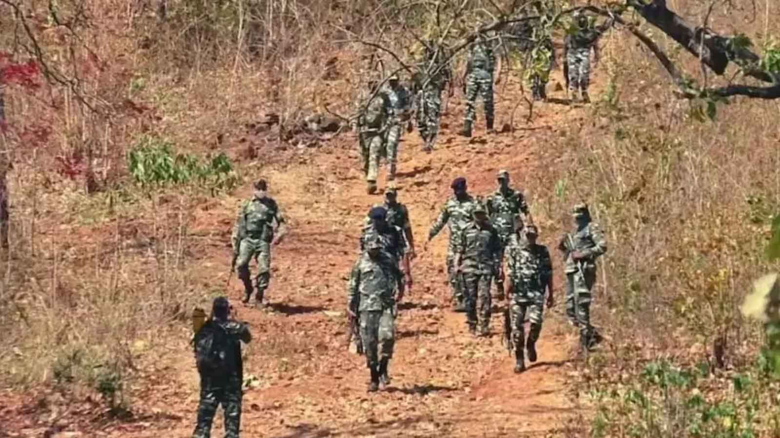 छत्तीसगढ़ के नारायणपुर में एनकाउंटर, 40-40 लाख के दो इनामी नक्सली कमांडर मारे गये