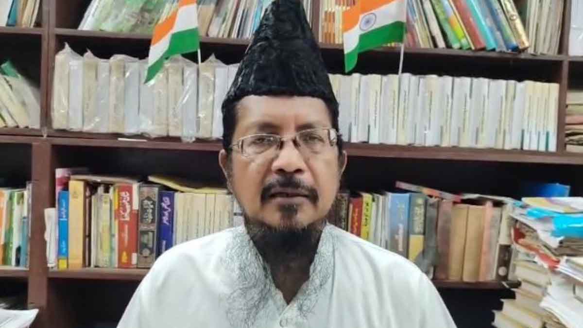 मौलाना ने हलाल सर्टिफिकेट पर कहा, योगी सरकार सबूत दे, आतंकवाद के लिए पैसा किया जाता है खर्च