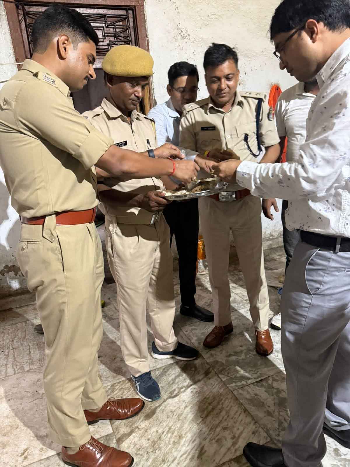 डीसी और एसपी ने रामगढ़ जेल का औचक निरीक्षण किया