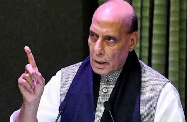 राजनाथ सिंह भारत-पाक बॉर्डर स्थित  जैसलमेर के  लोंगेवाला में भारतीय सेना के शौर्य के गवाह बने